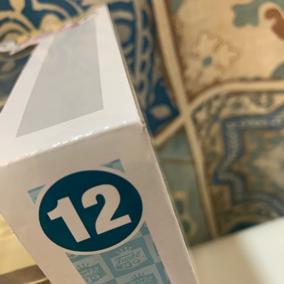 Funko Pop! Town Freddy Funko with Funko HQ #12 (ECCC 2020 Exclusive) - Picture 4 of 10